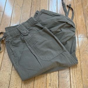 Brown Capri, Gloria Vanderbilt